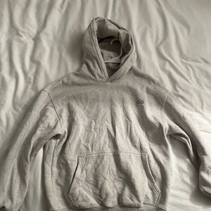 ALO Yoga Men’s Heather Gray Hoodie with Kangaroo Pocket